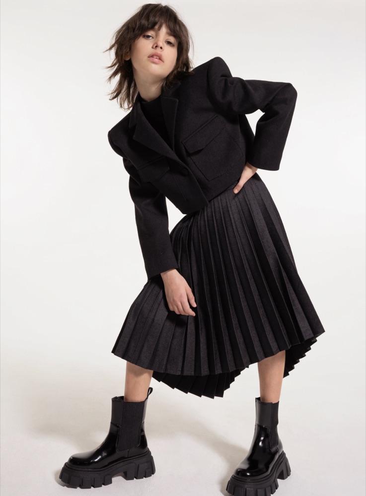 Look teen preto